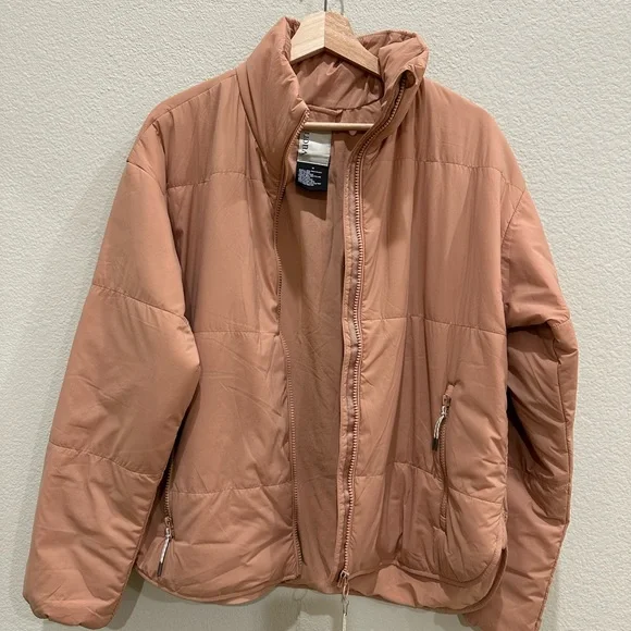 Vuori Canyon Insulated Jacket in Rose - Picture 4 of 6